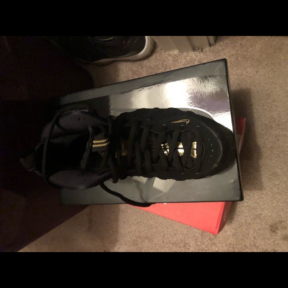 Nike - Picture 2 of 3